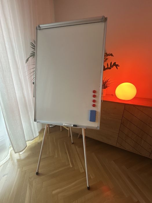 Flipchart tablica magnetyczna suchościeralna + gąbka, marker, magnesy