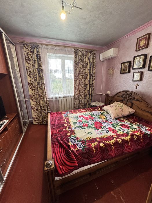 Будинок з новим ремонтом і технікою, великою ділянкою в м.Кременець Те