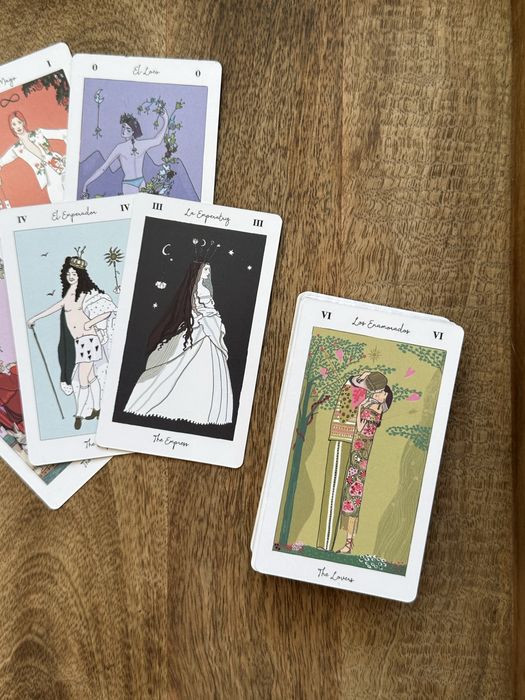 НОВА колода карт таро Tarot de Carlotydes