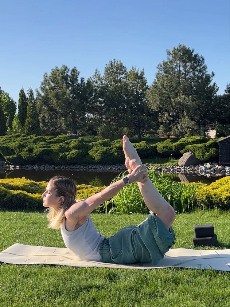 Тренер йоги, йога онлайн, на природі, корпоративна йога
