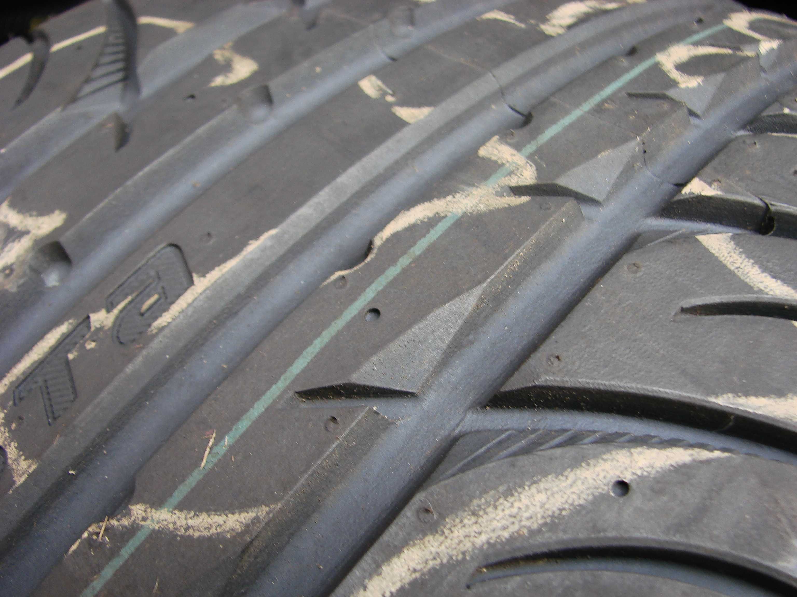 225 35 r 20  ECSTA 225/35/20
