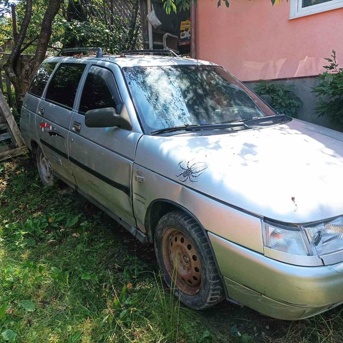 Автомобіль ваз 2111