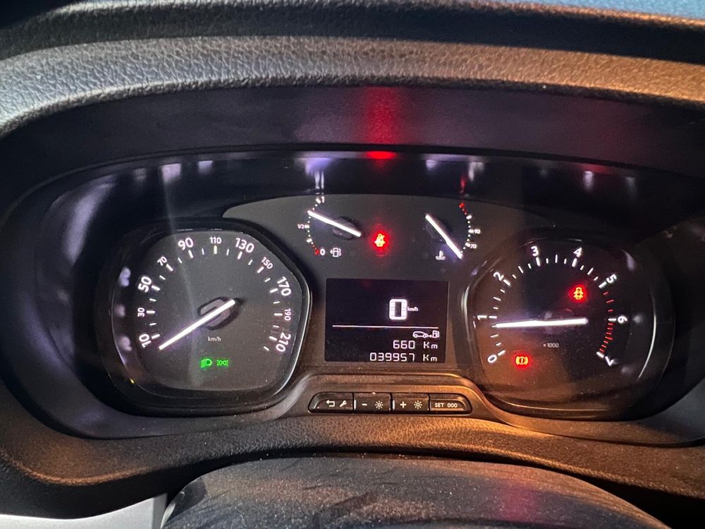 Toyota proace de 9 lugares homolgada para transportes de crianças