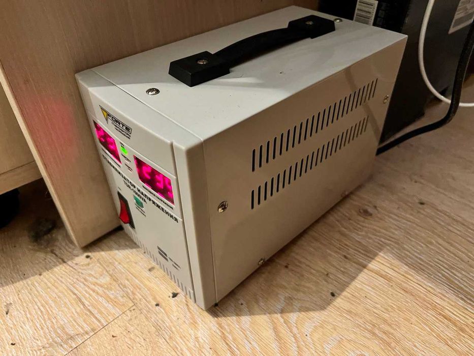 Автоматический стабилизатор напряжения TDR-1000VA