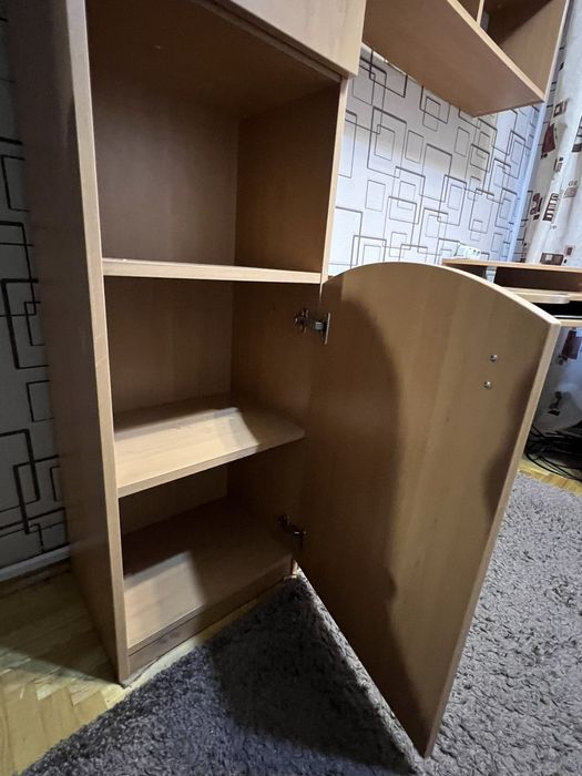 Терміново продам стіл з поличками