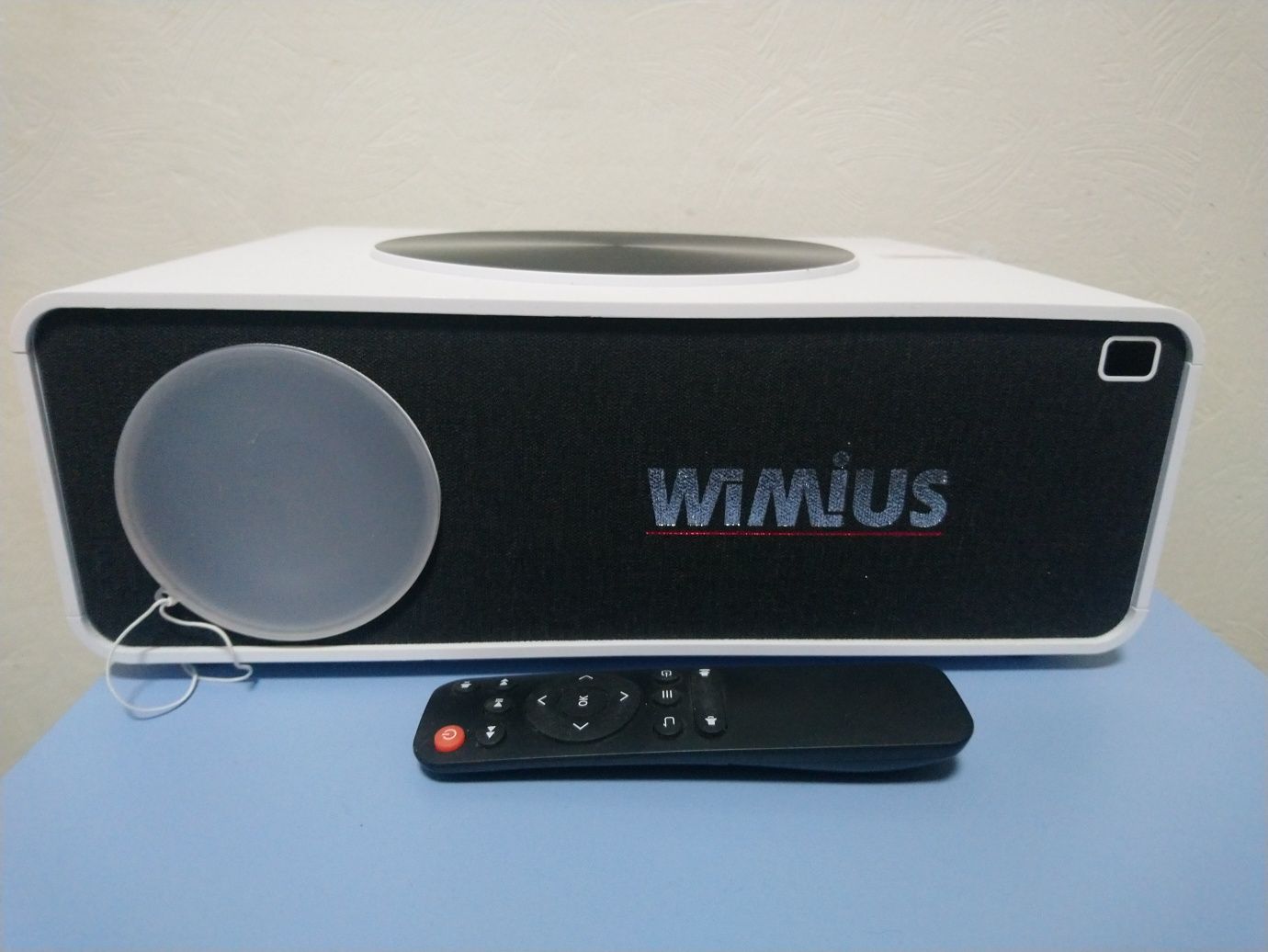 Проектор Wimius.