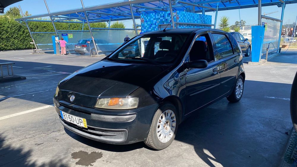 Fiat Punto 1.2 16v 80 (Perfeito para recém-encartados)
