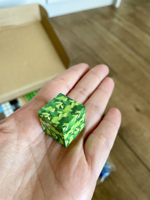 róża handmade z wloczki czerwona