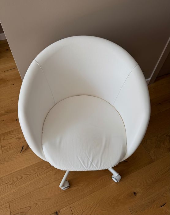 Białe krzesło obrotowe w super stanie SKRUVSTA IKEA