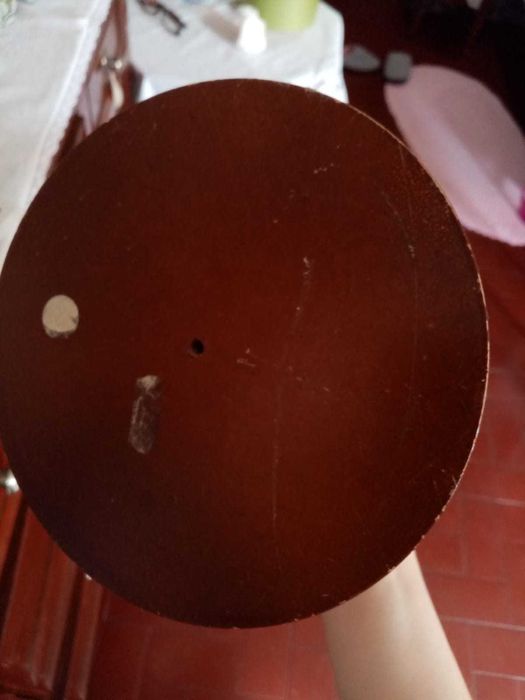 Estátua Noivos com base em madeira