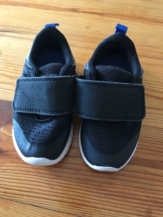 Miękkie buty chłopięce 23