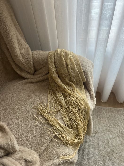 Echarpe dourada
