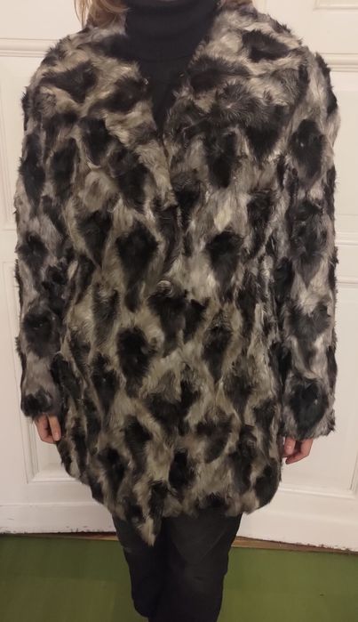 Futro w czarne cętki