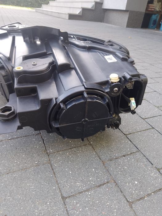 Lampa Audi A3 8V lift przód prawa usa