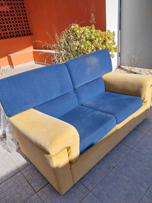 Sofa 2 lugares, azul e amarelo