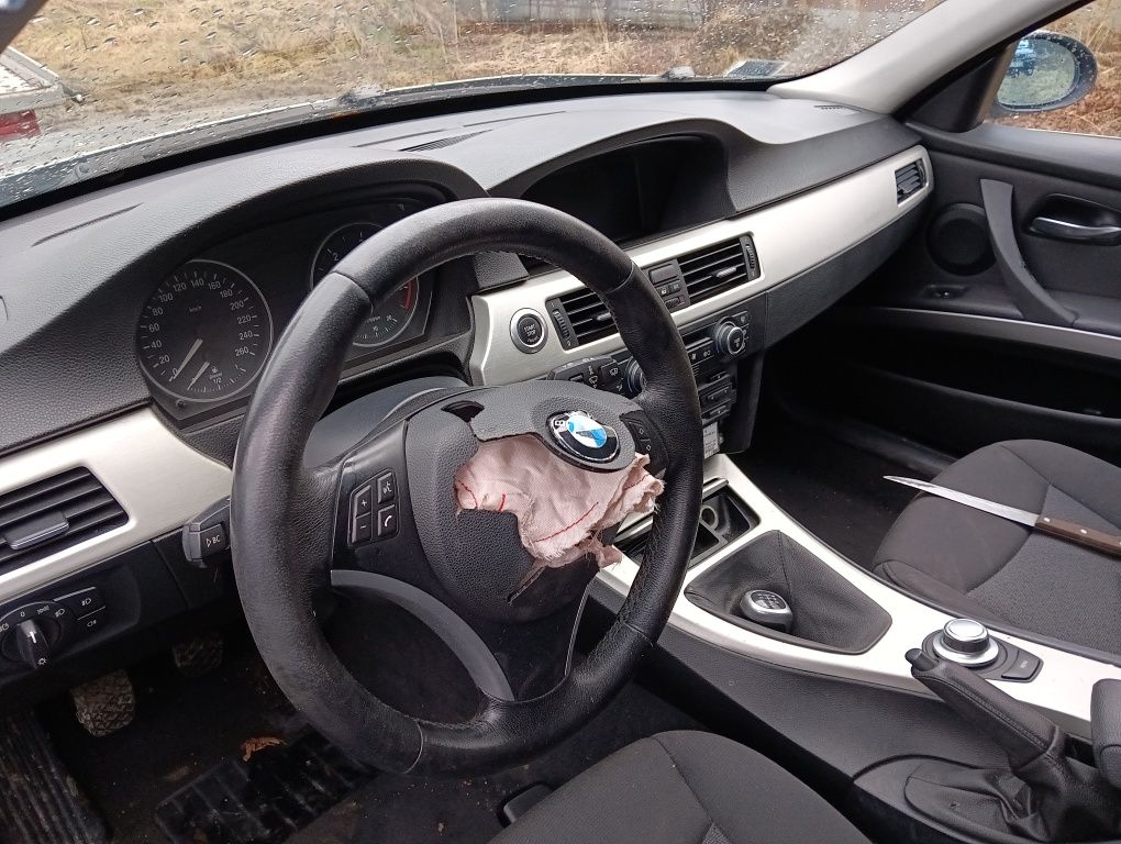 BMW E91 E90 E92 E93 deska rozdzielcza pod nawigacje navi schowek poduc