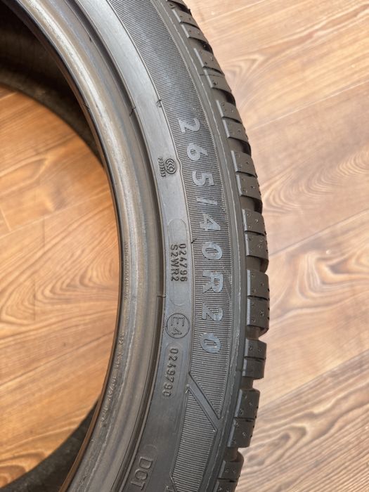Шини Dunlop 265/40/R20