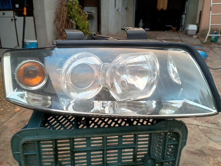 Audi a4 b6 lampy prawa lewa ksenon z żarówkami z przetwornicami