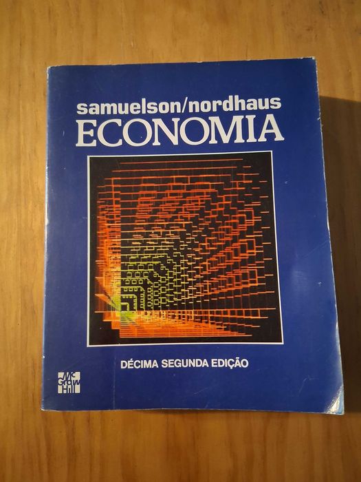Livro "Economia" 12ª edição de Samuelson e Nordhaus
