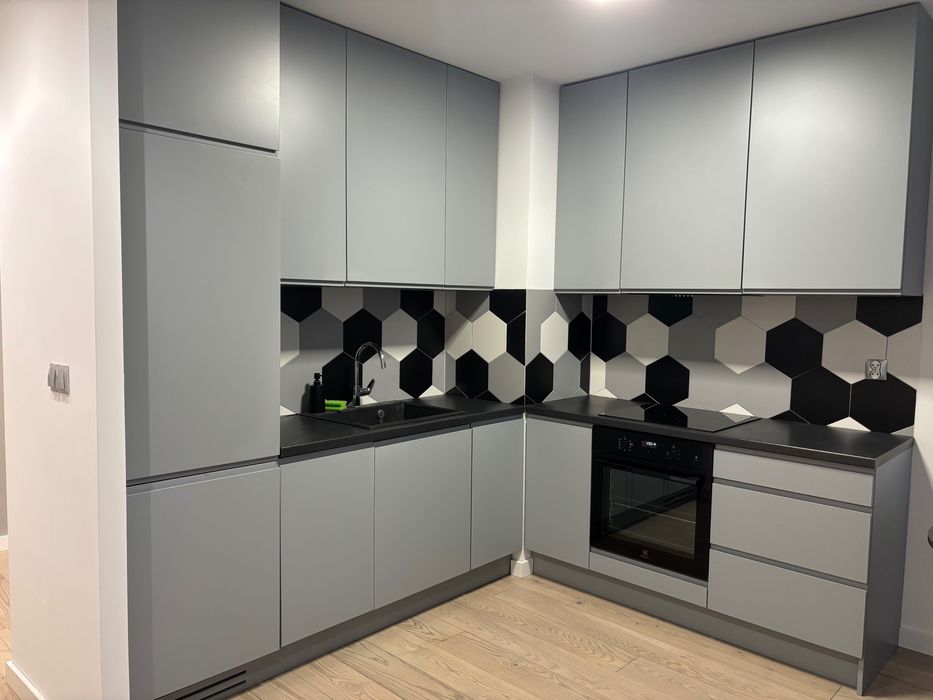 Meble kuchenne z kompletem sprzętu AGD