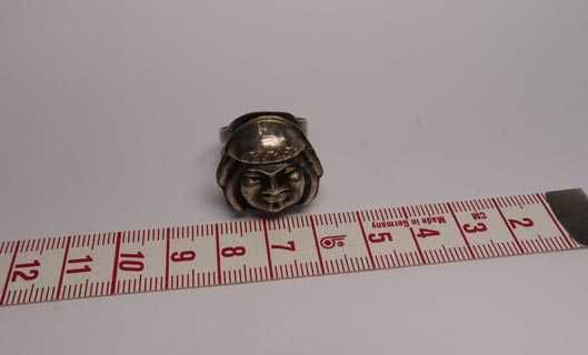 Srebrny pierścionek Peru postać maska regulowany rozmiar 17