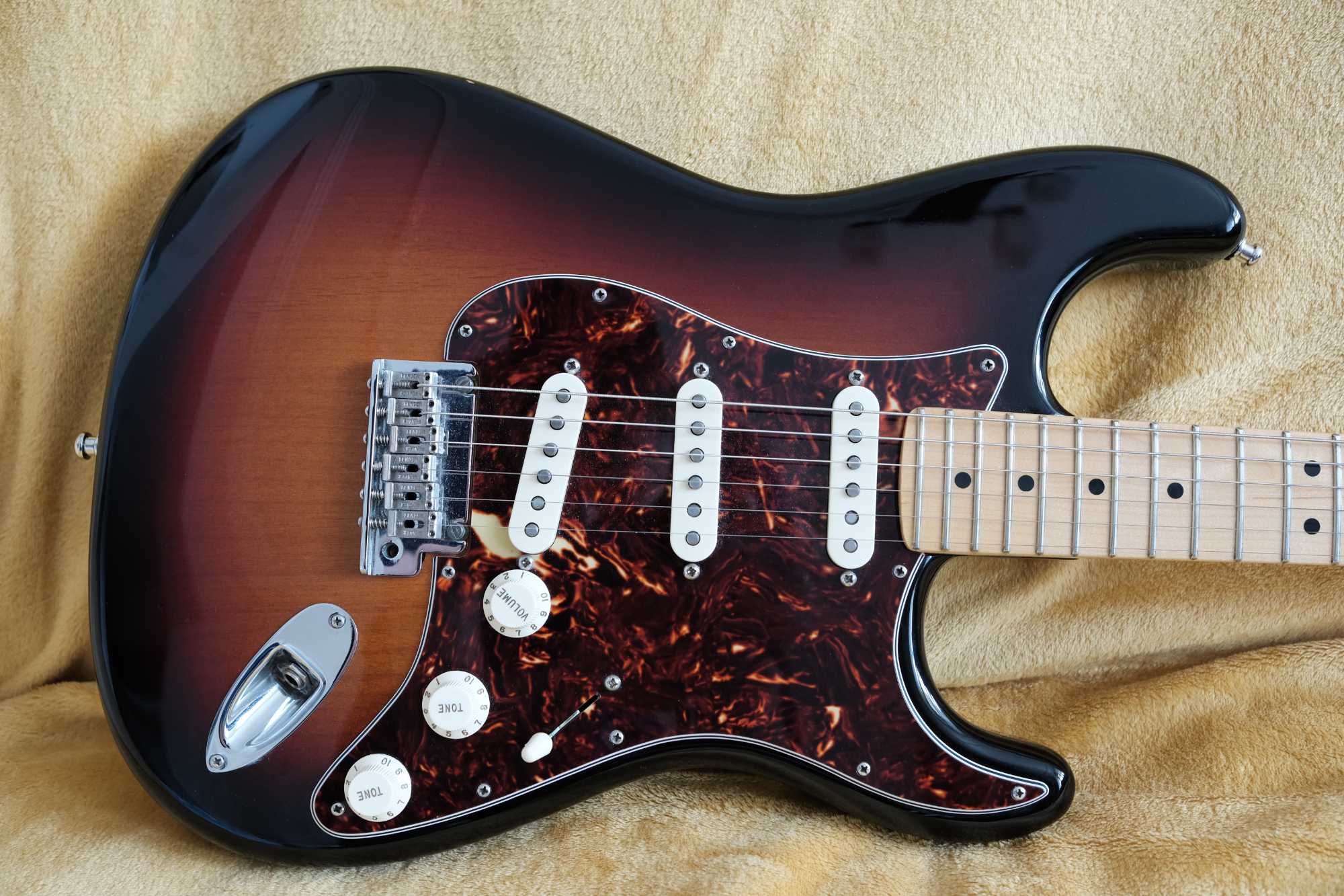 Fender American Standard Stratocaster 2016 USA FAT 50's Pickups + case