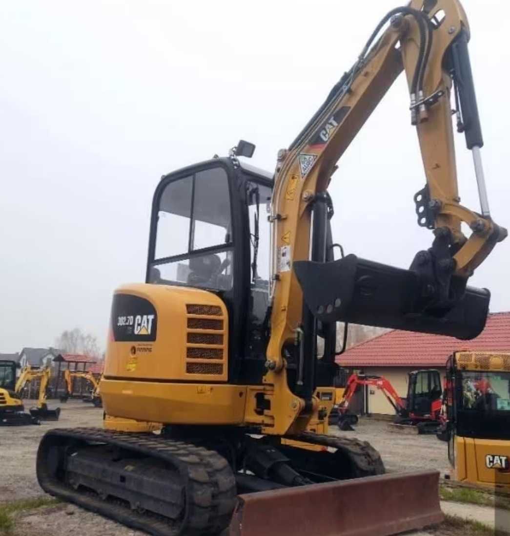 Minikoparka  CAT 302.7 D CR     2018R liczba godzin 1300MTH waga 2,8T