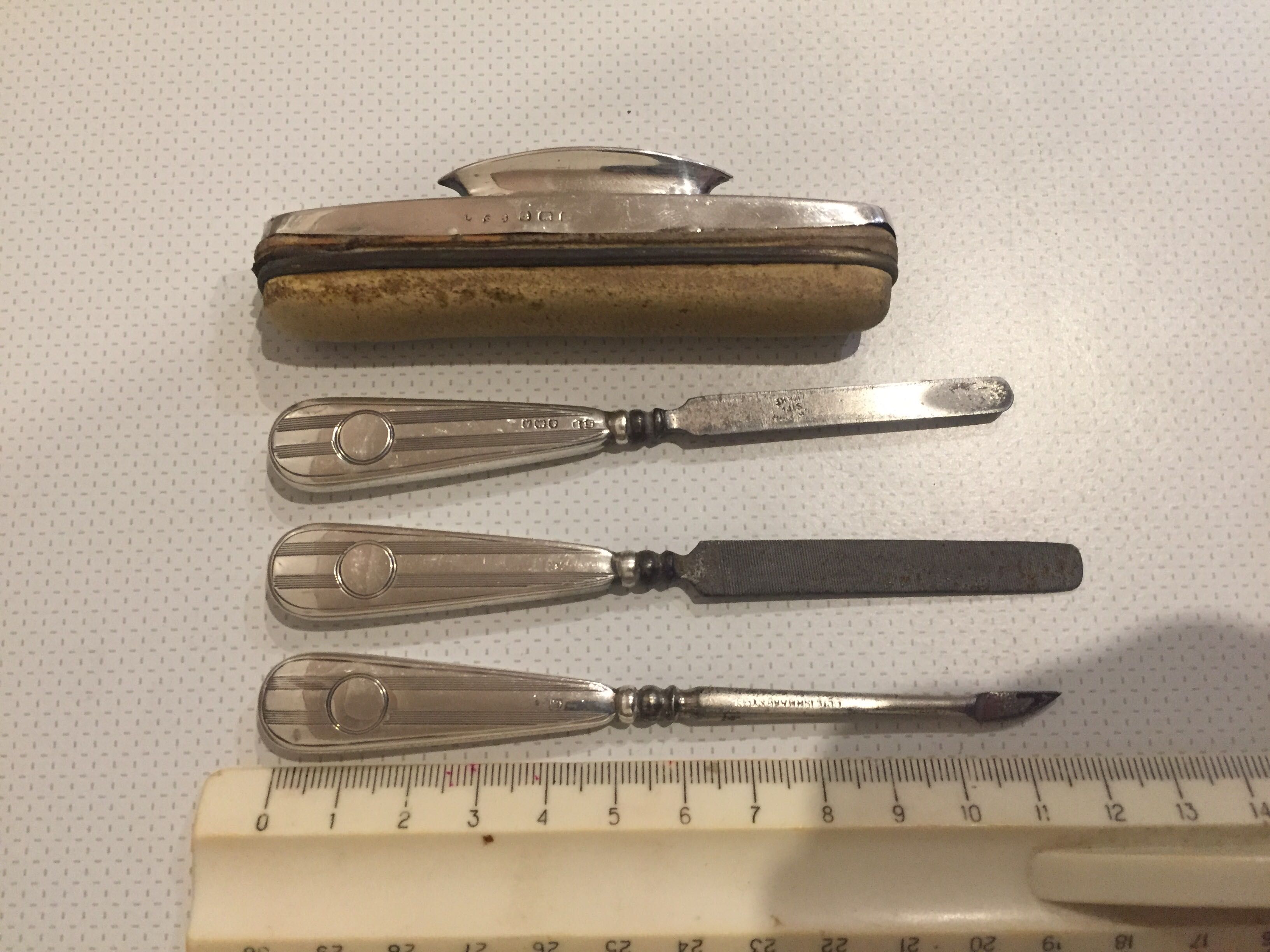 Набор предметов для маникюра с серебрянными ручками-925 пробы