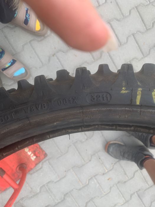 90/90-21 michelin nr17