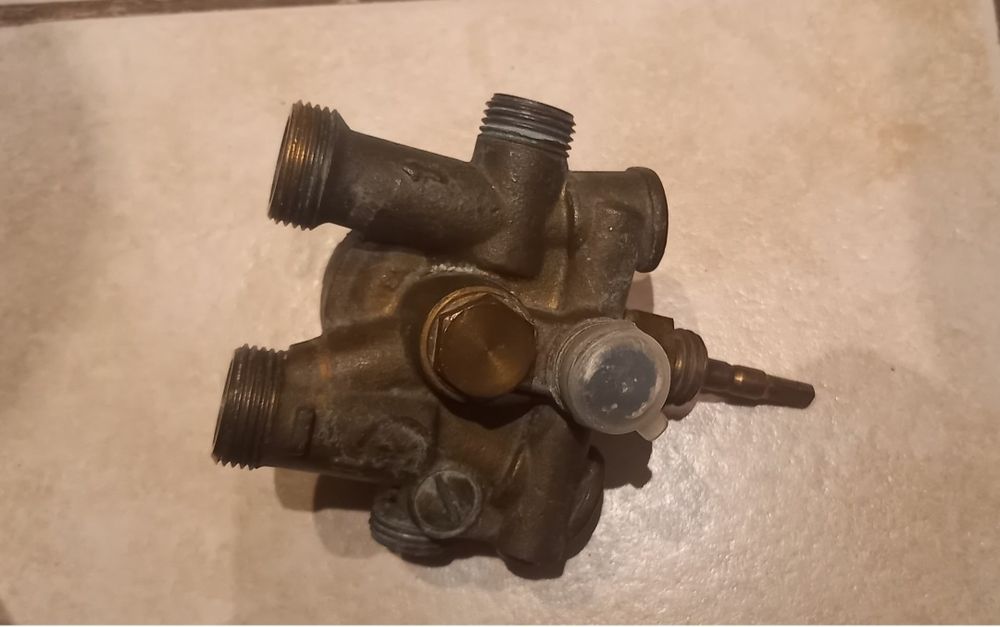 Mosiężny zespół wodny Junkers-WR 275 -1 KP