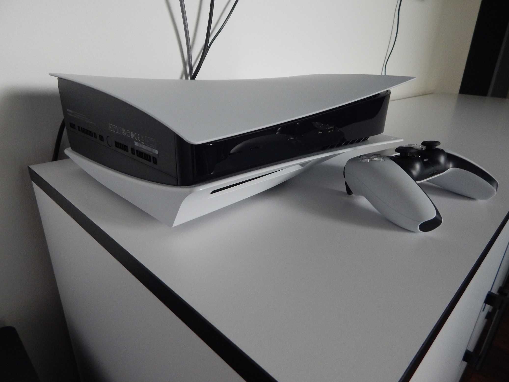Playstation 5 stan jak nowa,na gwarancji
