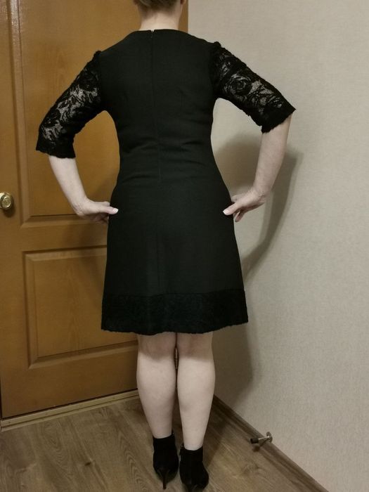 Трикотажные платья на змейке по спинке