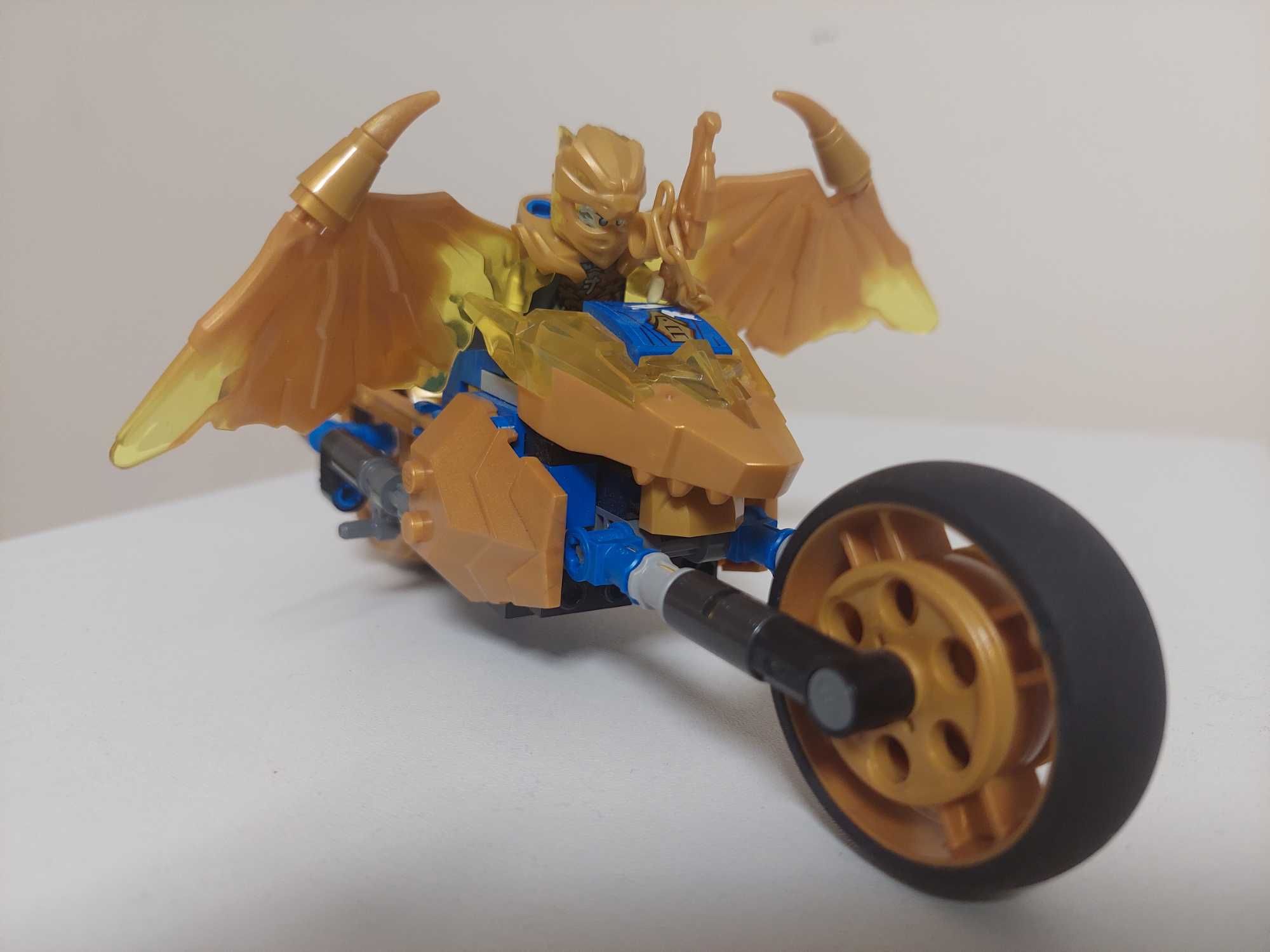 LEGO Ninjago 71768 - Złoty smoczy motocykl Jaya