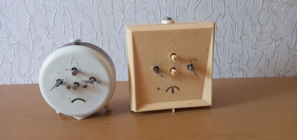 Механічні  годинники  Маяк