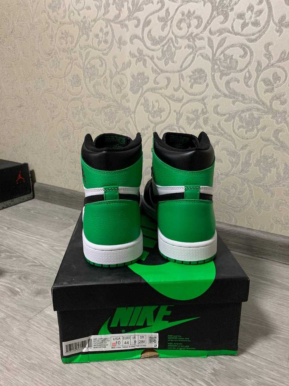 Air Jordan 1 Retro High OG Lucky Green