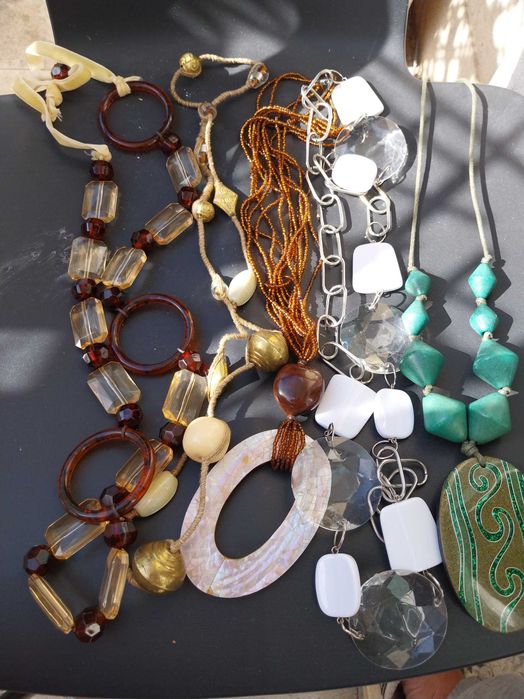 Colares de mulher estilo boémio