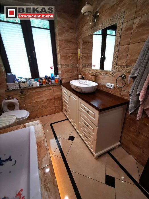 Łazienka KOMODA pod Umywalkę Biała Blat Dąb  Producent BEKAS Meble