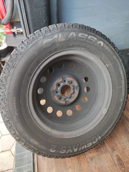 продам 2колеса,с новой  резиной пара (зима) подходят на Приору 2170