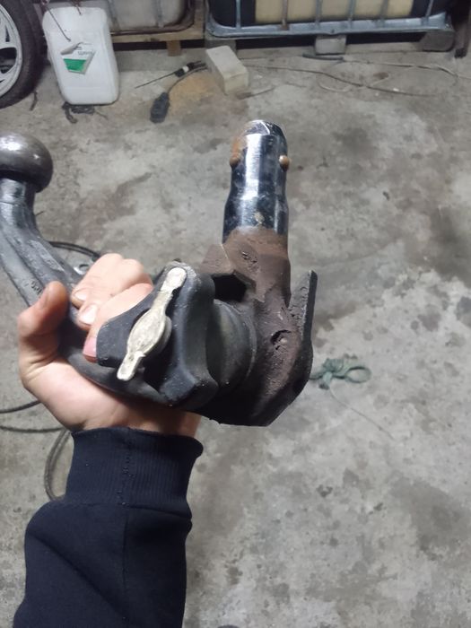 Продам фаркоп Mercedes Benz ml270 W163