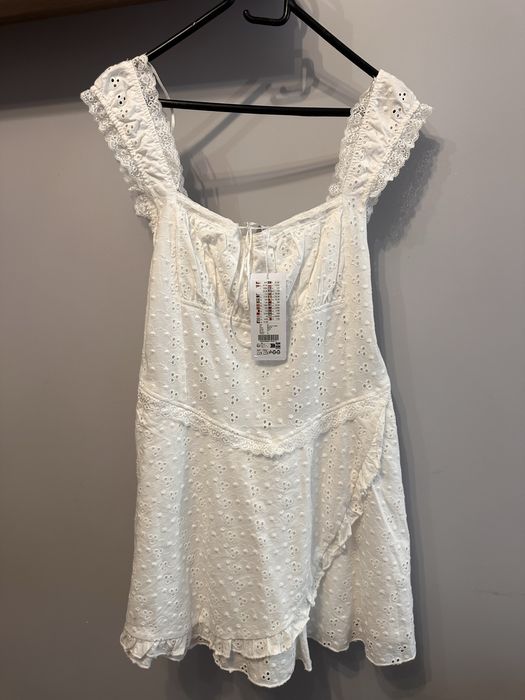 Elegancka sukienka ze spodenakmi