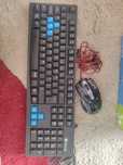 Teclado e rato com luz