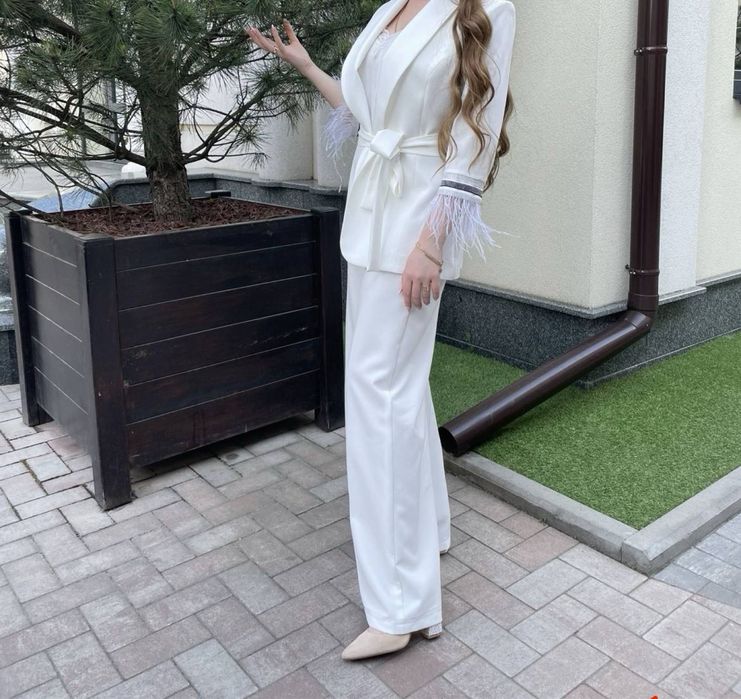 Білий брючний костюм, білий нарядний костюм, белый брючный костюм