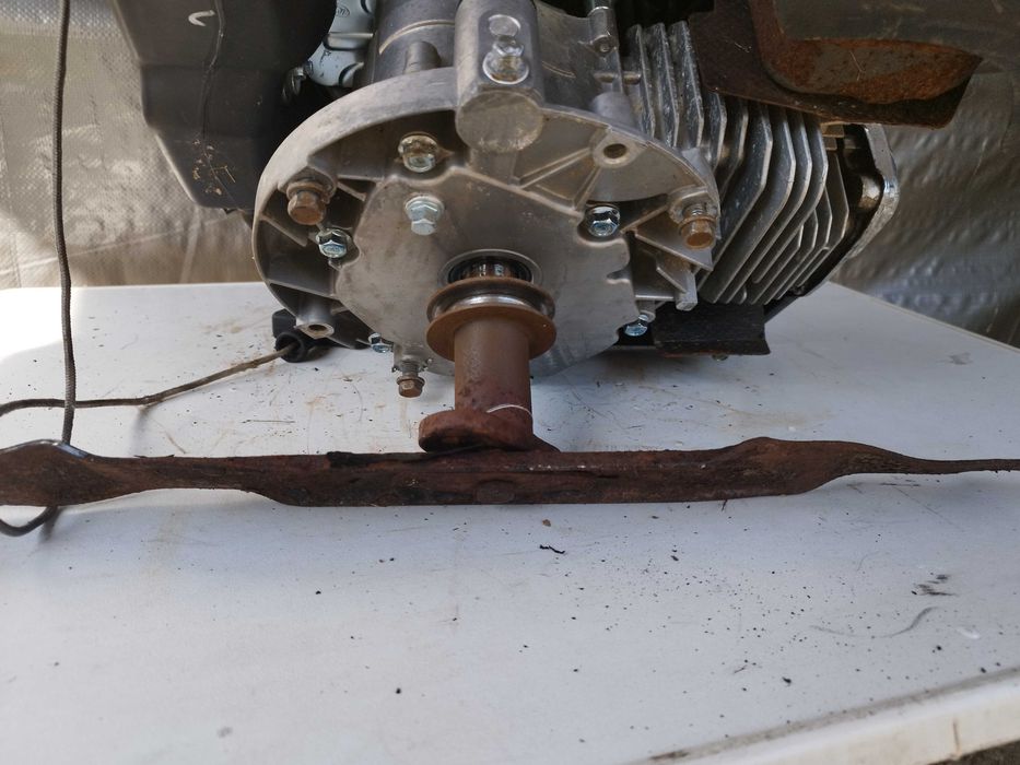 12, Silnik do kosiarki Fleurelle 53RH-OHV 5,5 km