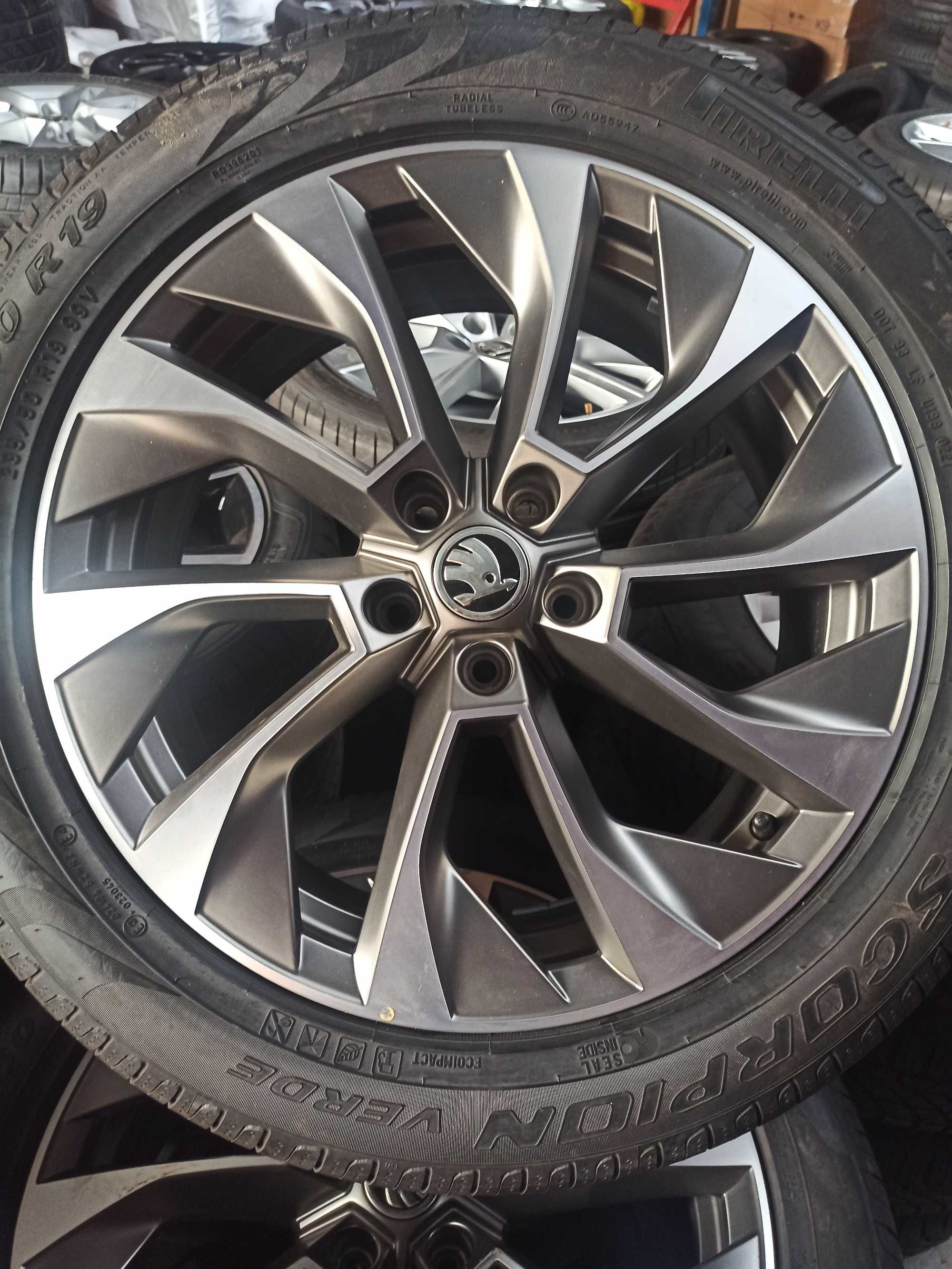 Alufelgi 19" 5x112 Oryginał Skoda Kodiaq Aronia nowe demo