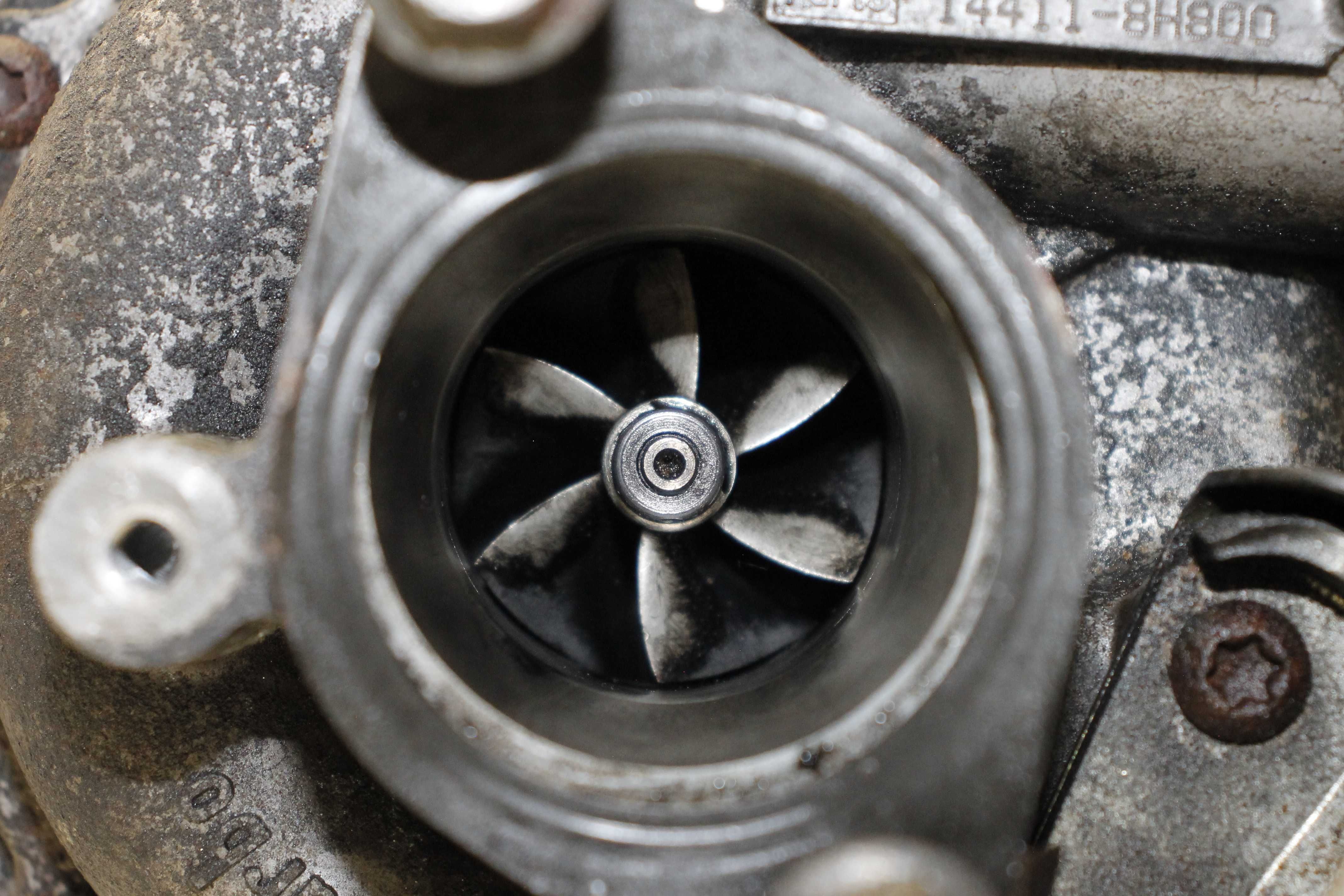turbina kolektor wydechowy turbosprężarka nissan x-trail t30 2.2 dci
