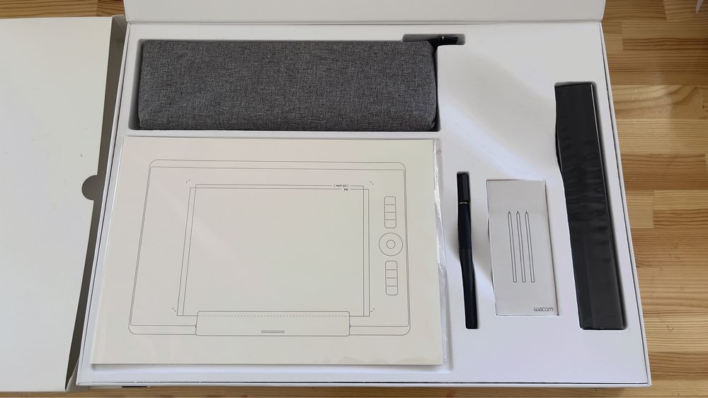 Графічний планшет Wacom Intuos Pro Paper Edition L 2 А4 PTH-860P