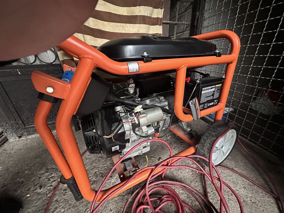 Бензиновий генератор Genergy Limited 7000.