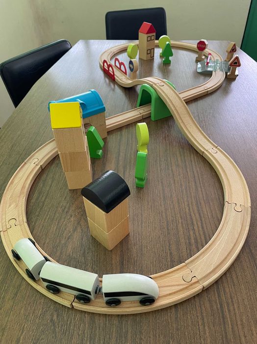 Pista de comboio de madeira IKEA LILLABO 45 peças