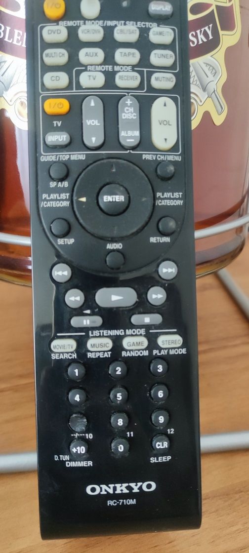 Amplituner firmy Onkyo model TXSR 606