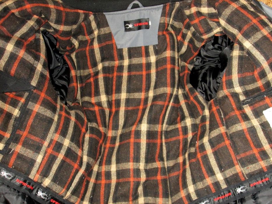 Продам якісну теплу куртку, подвійна.